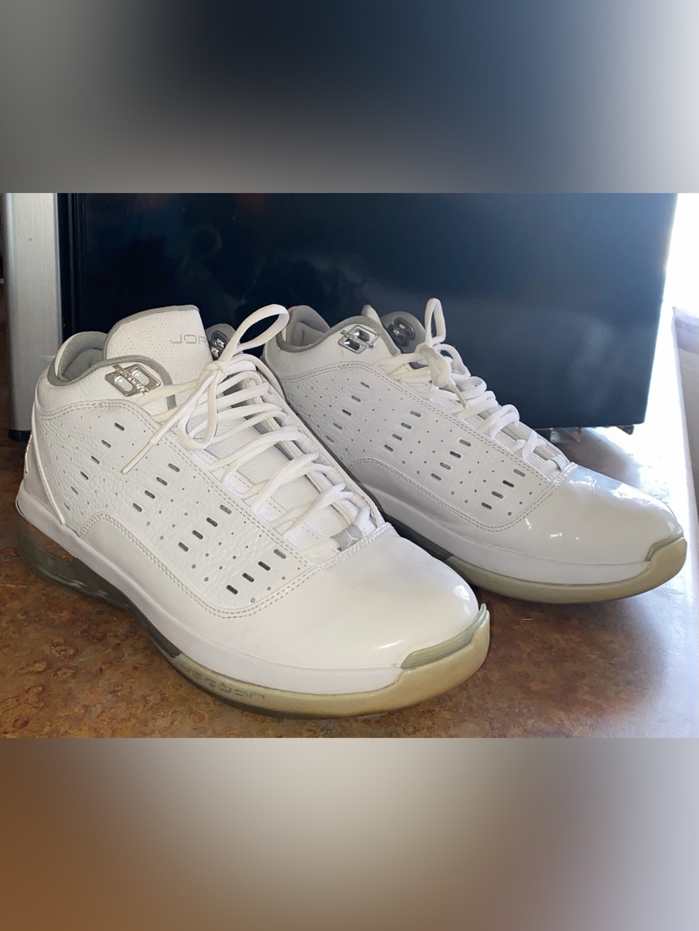 Jordan Men's White Low-Top Basketball Sneakers size 10